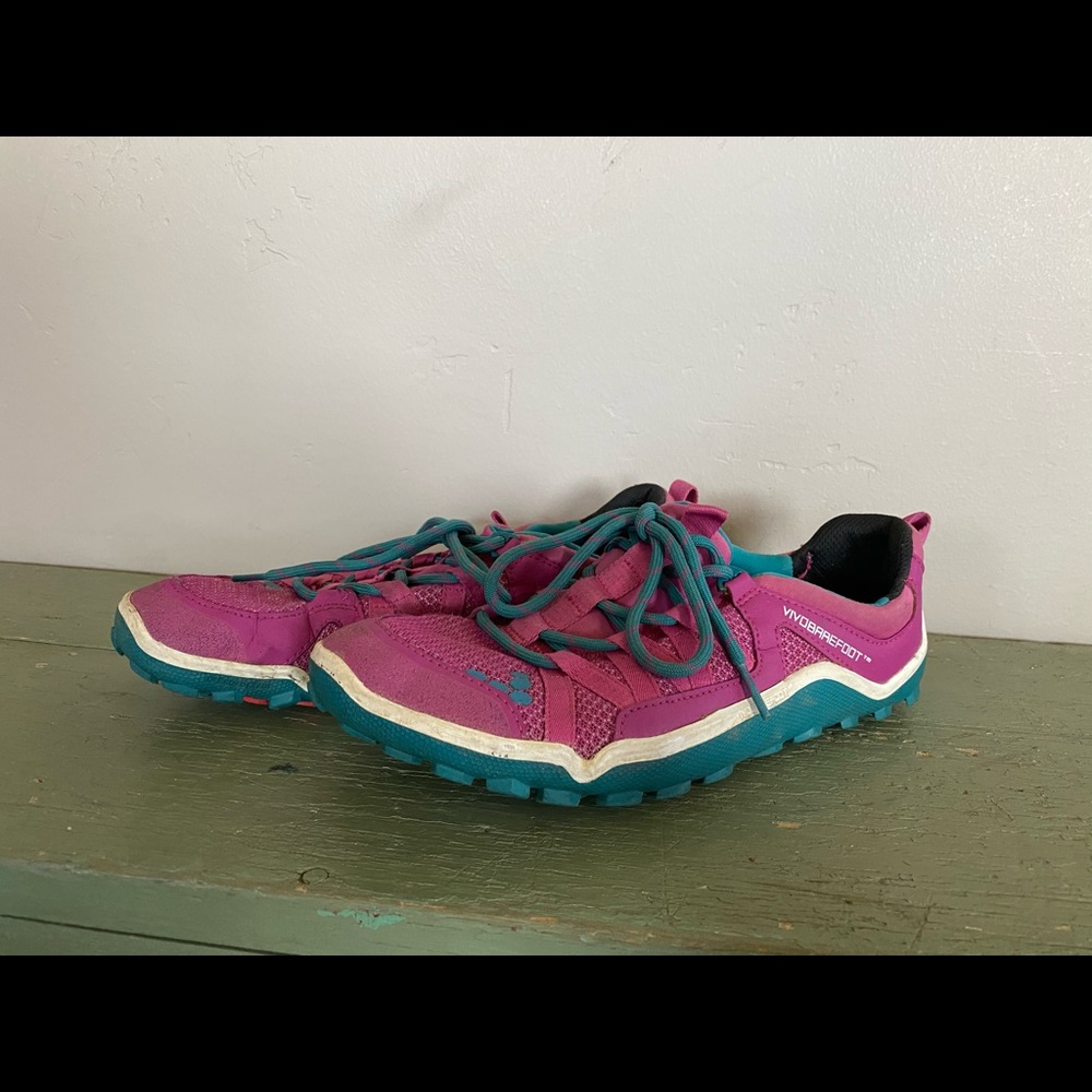 Vivobarefoot women’s shoes size (sz EU 40).